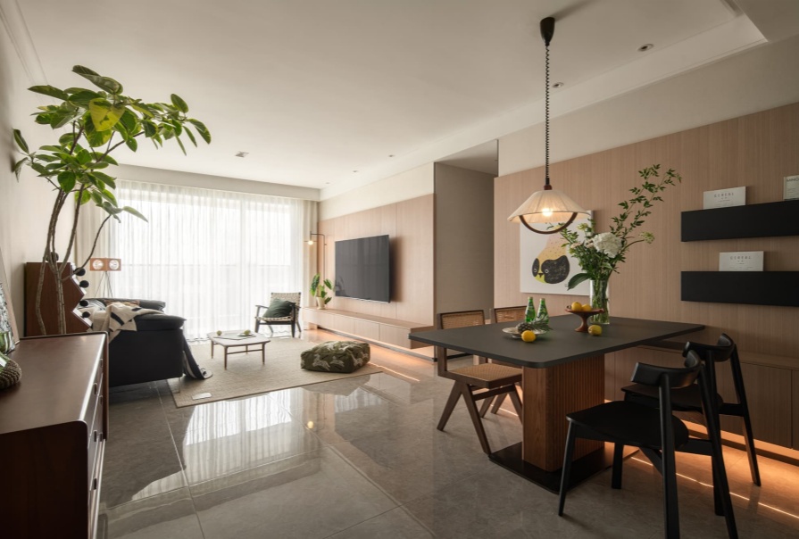 中海·峰境南开103㎡原木风格三居室装修案例